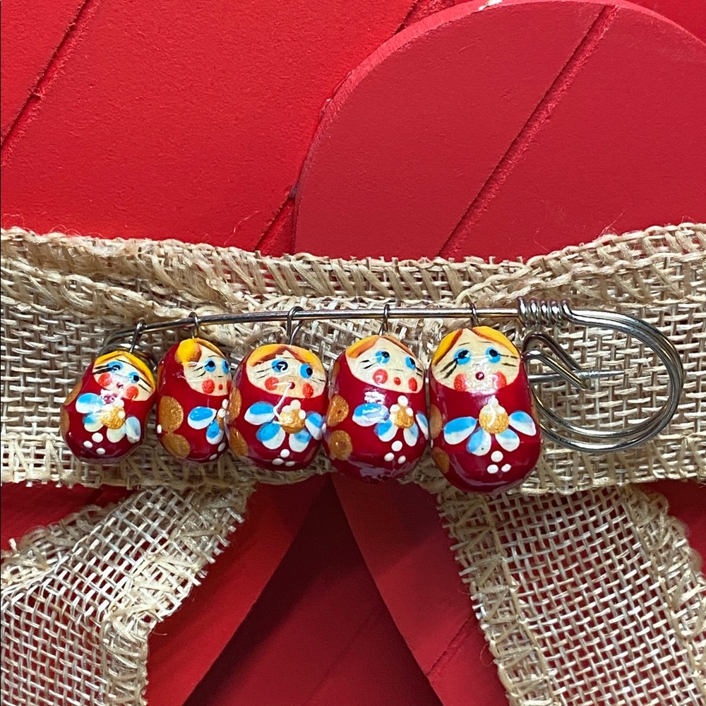 🍒 3for $33 🍒 Vintage Jewelry Cute Russian Matryoshka Pin + Surprise